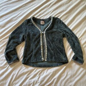 Wooly Bully Wears Soft Textured Jacket